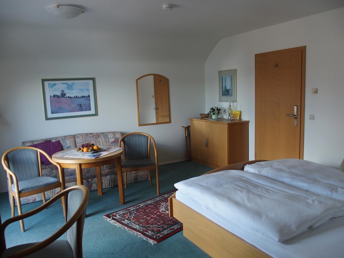 Hotel Pension Cafe Hasler Bodman-Ludwigshafen Bagian luar foto