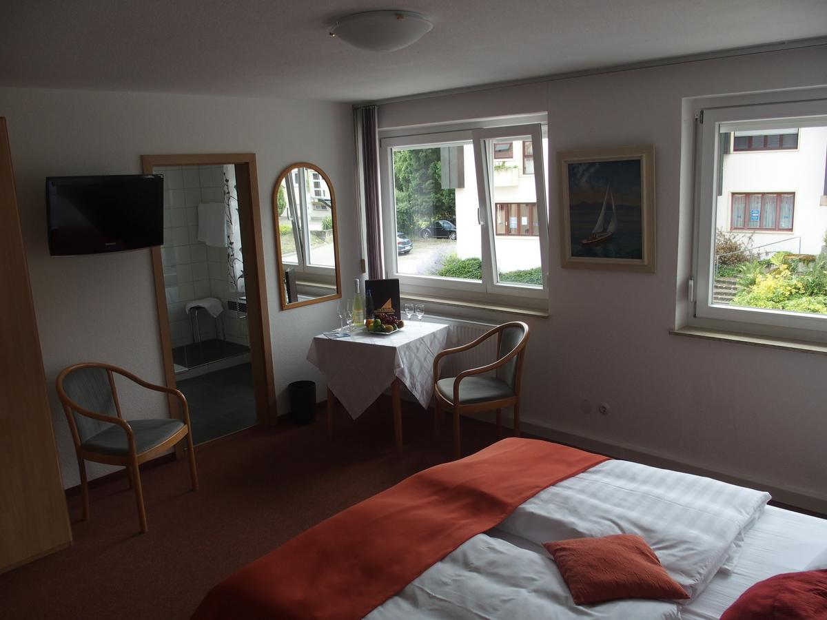 Hotel Pension Cafe Hasler Bodman-Ludwigshafen Bagian luar foto