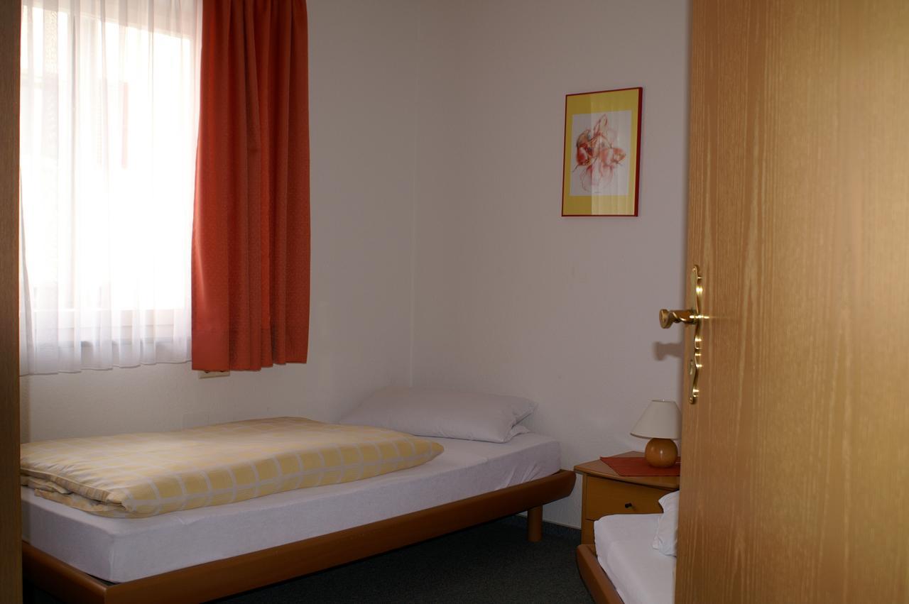 Hotel Pension Cafe Hasler Bodman-Ludwigshafen Bagian luar foto